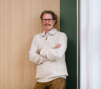 Half body portrait of employee Niklas Silfwerling