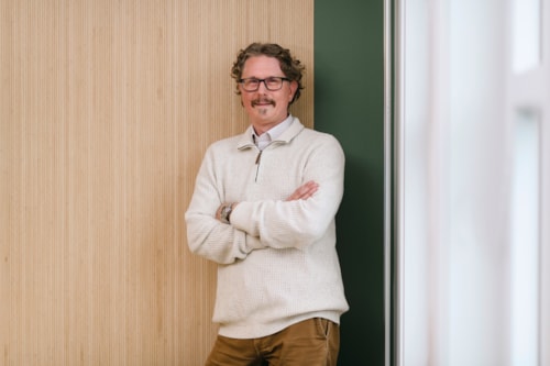 Half body portrait of employee Niklas Silfwerling